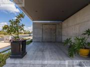 Casa moderna en venta con alberca y habitación en planta...