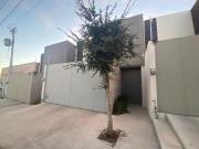 Casa moderna en venta en la Colonia Arbide