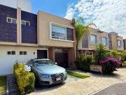 CASA MODERNA EN VENTA EN PASEO ARBOLEDA