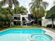 Casa moderna en Vista Hermosa con alberca y palapa