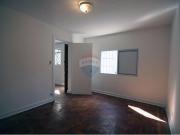 Casa Moderna na Liberdade: Pronta para Mudar!