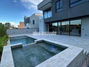 Casa Moderna NOVA ? Porteira Fechada ? 4 Suítes ? Vista...