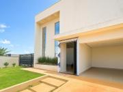 Casa moderna sala pé direto duplo 4 quartos 3 suites...