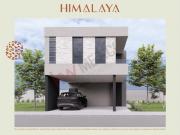 Casa moderna y fina. Himalaya. reas verdes espaciosas en...