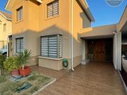 Casa moderna y segura en condominio familiar – Padre Hurtado