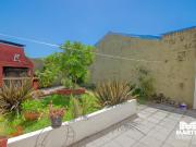 Casa multifamiliar con dos locales San Isidro