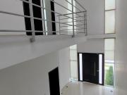 CASA MUY AMPLIA DENTRO DE. COTO ARBOLADA EN SANTA ANITA