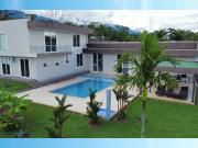 casa muy amplia en condominio en Restrepo