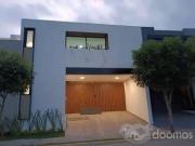 Casa muy amplia en venta en Parque Aguascalientes,...