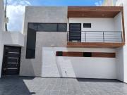 Casa muy amplia, lista para estrenar Alberia Residencial...