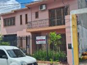 casa muy bien ubicada espejo y Urquiza