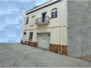 Casa muy céntrica, a unos 600 m de las playas, PARA REFORMAR