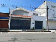 CASA MUY CERCA DEL CENTRO HISTÓRICO CON PISCINA