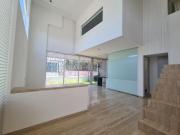 CASA MUY ILUMINADA EN VENTA EN LOMAS DE ANGELÓPOLIS II,...