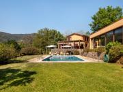 Casa na Albufeira da Caniçada, Gerês