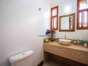 Casa na Granja Viana à VENDA com 5 Suítes, Piscina...