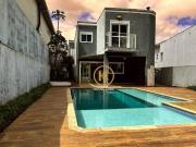 Casa na Granja Viana de 3 Quartos à venda, 270 m² por R$...