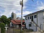 Casa na praia com anexo residencial/comercial para renda