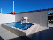 Casa na praia com piscina e 2 quartos em Mongaguá