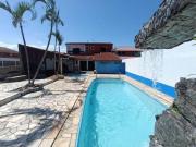 Casa na praia com piscina e 6 quartos em Itanhaém