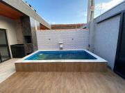 Casa na praia com piscina e área gourmet em Itanhaém