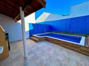 Casa na praia com piscina em Itanhaém R$ 300.000,00