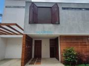 Casa na Praia de Camburi