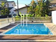 Casa na praia de Pernambuco a venda no Guarujá SP