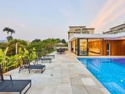 CASA NA PRAIA EM CONDOMÍNIO FECHADO