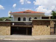 Casa térrea com 3 quartos à venda em Jardim Leonor...