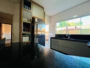 Casa no bairro Dona Regina com 02 dormitórios 01...