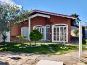 Casa no Bairro Oasis em Peruíbe. Possui 03 dormitórios e...