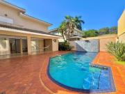 Casa no condomínio Condomínio Paineiras para venda com 4...