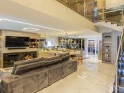 Casa no condomínio Ecoville semi mobiliada, com design...