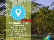 Casa no Condomínio Verana