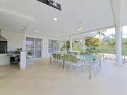 Casa no Granville, 5 Suítes, 6 vagas para carros,...