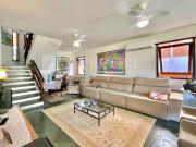 Casa no Guarujá, Condomínio Fechado, 4 Quartos, Sendo 1...