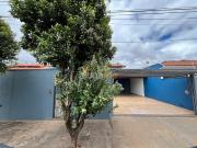 Casa no Jardim Caparroz com 03 dormitórios 01 suíte,...