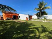 Casa no Jardim Das Palmeiras em Itanhaém. Possui 03...