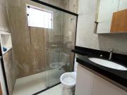 Casa no Parque Real com Closet, Box e Armários...