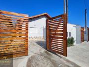 Casa Nova 02 Dormitórios com Piscina Praia de Mongaguá