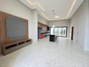 Casa nova 3 suítes rica em planejados, escritório,...