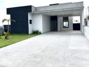 Casa nova à venda, com 03 dormitórios, sendo 01 suíte,...