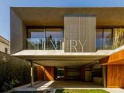 Casa Nova à Venda no Jardim América. Oportunidade Única