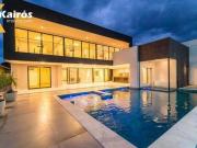 Casa nova, alto padrão, 5 suítes, 904m². Inf.: 61 9.8300...