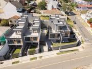 Casa NOVA com 161m2 privativos, 3 Quartos, 2 Vagas,...