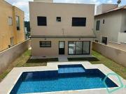 Casa nova com 3 quartos, Piscina Iluminada em condominio...