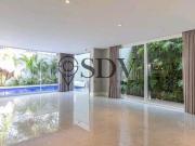 Casa nova, com 4 suítes, 4 vagas, à venda, 657 m² Granja...
