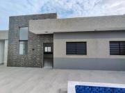 Casa nova com piscina e 3 dormitórios a venda na praia...