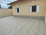 Casa nova com piscina lado praia